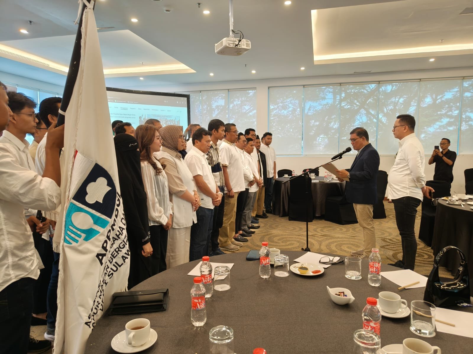 Bro Rivai Saat melantik Pengurus APPMBGI DPD I Prov Sulsel list